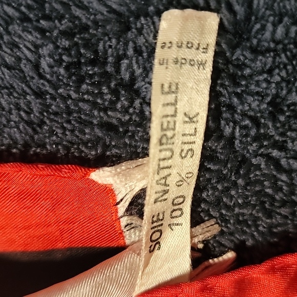 Beautiful Pierre Cardin silk scarf - Picture 4 of 5